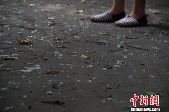 圖為煤氣爆燃民房。 朱柳融 攝