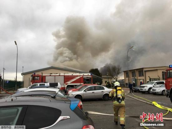  當(dāng)?shù)貢r(shí)間12月12日，奧地利鮑姆加騰一座大型天然氣站發(fā)生爆炸，數(shù)人受傷。